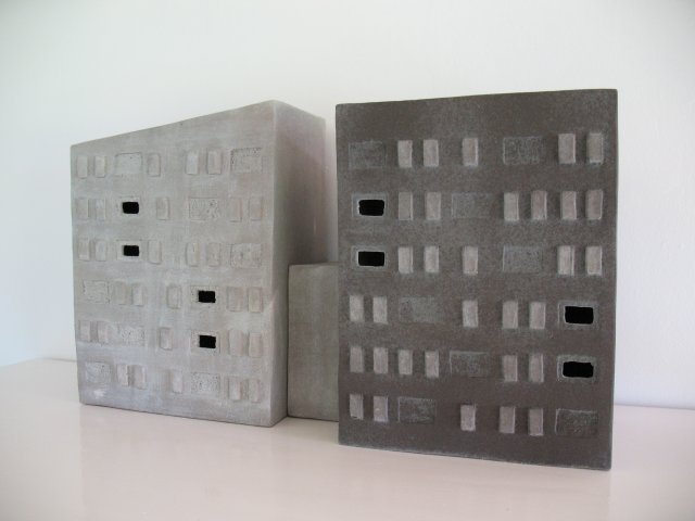 Gebouwen IJsselkade, keramiek van José Hattink